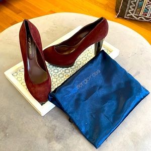 Sergio Rossi BNWOT Suede Lug sole.
